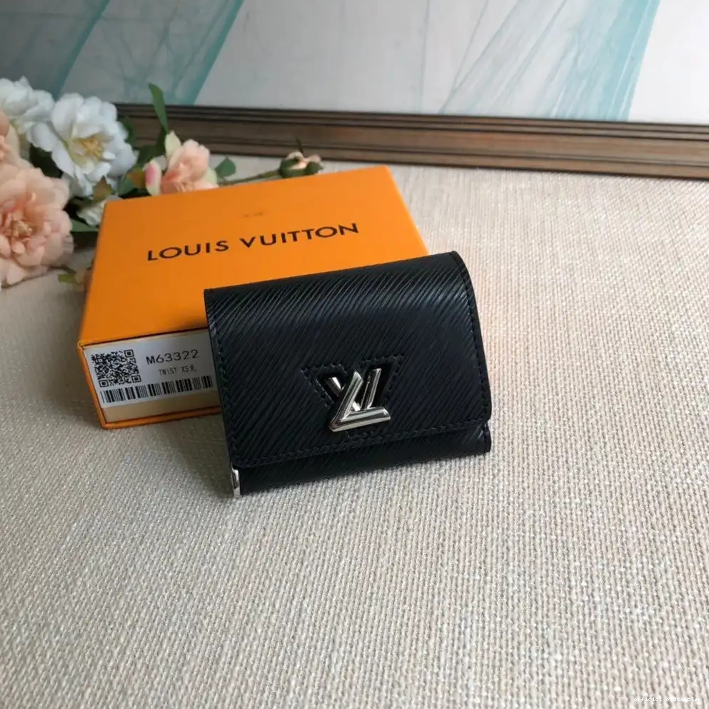 Official oldcobbler LOUIS VUITTON TWIST WALLET 0627